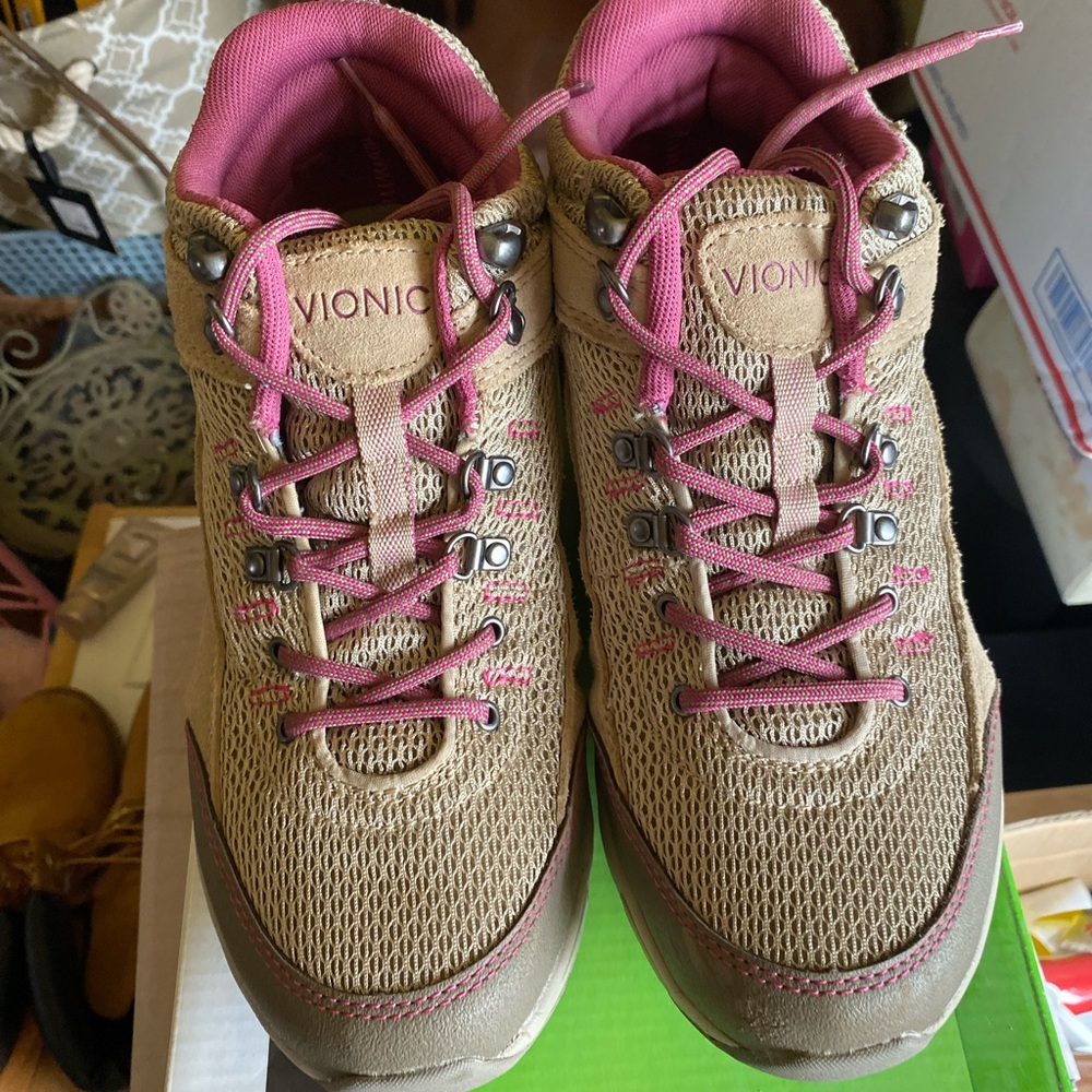 Vionic hiking boots